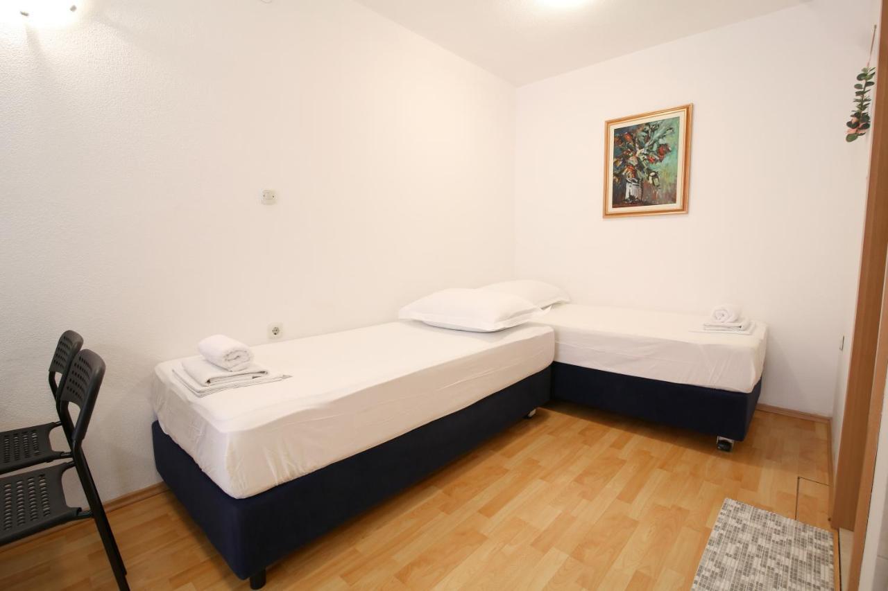 Studio Laura-Spacious Studio On The Main Beach Makarska Kültér fotó
