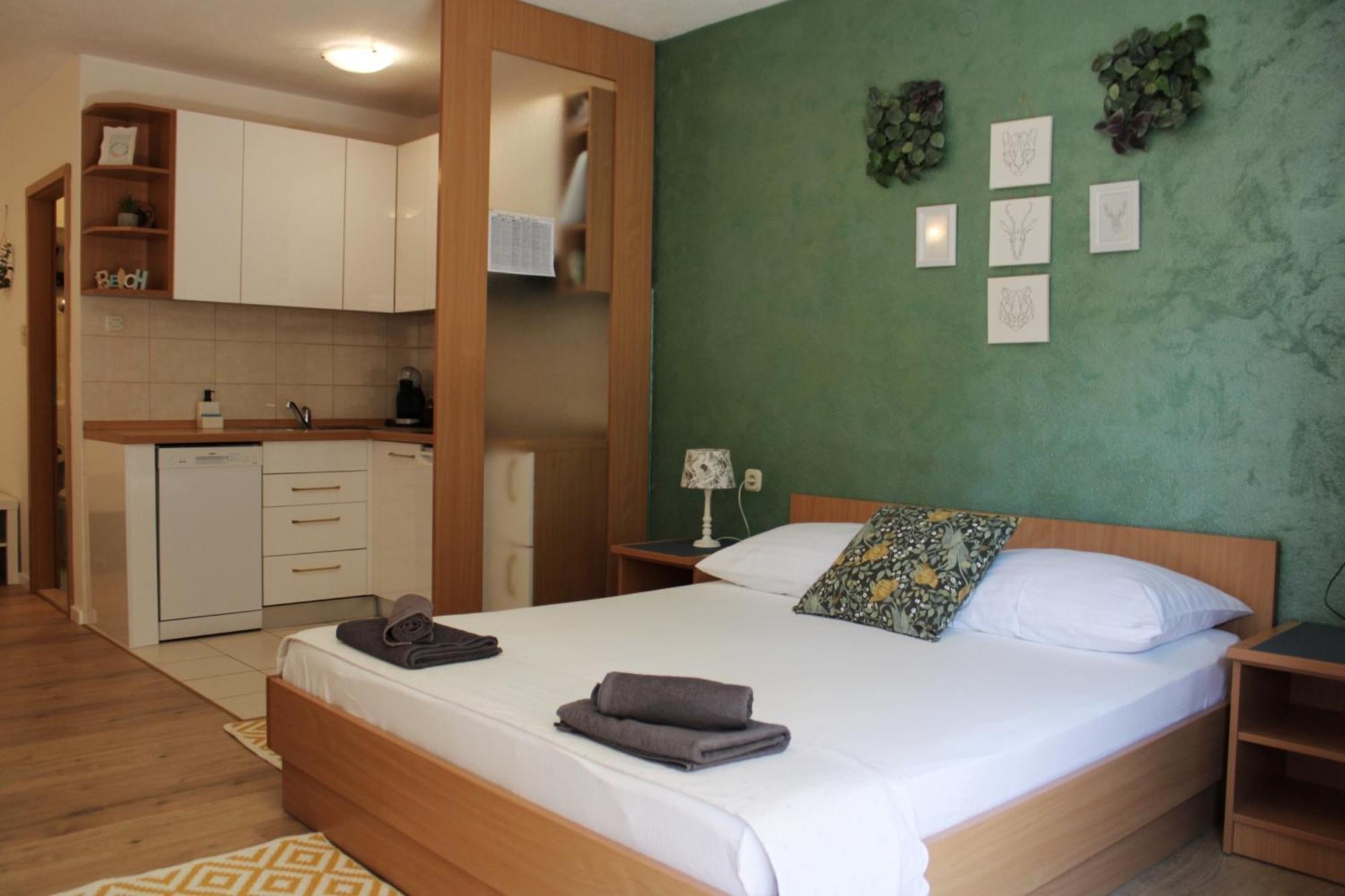 Studio Laura-Spacious Studio On The Main Beach Makarska Kültér fotó