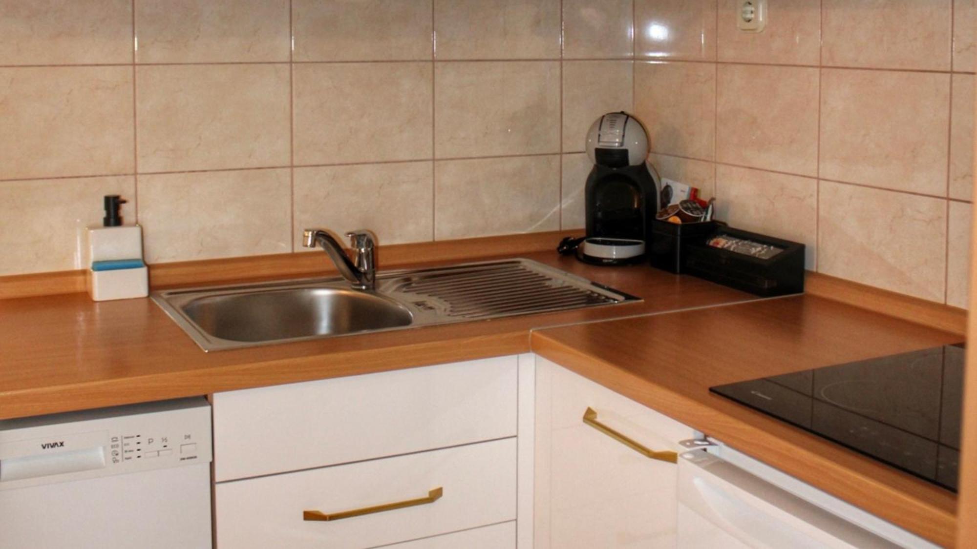 Studio Laura-Spacious Studio On The Main Beach Makarska Kültér fotó
