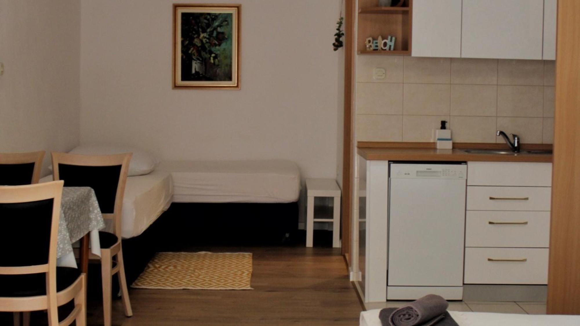 Studio Laura-Spacious Studio On The Main Beach Makarska Kültér fotó