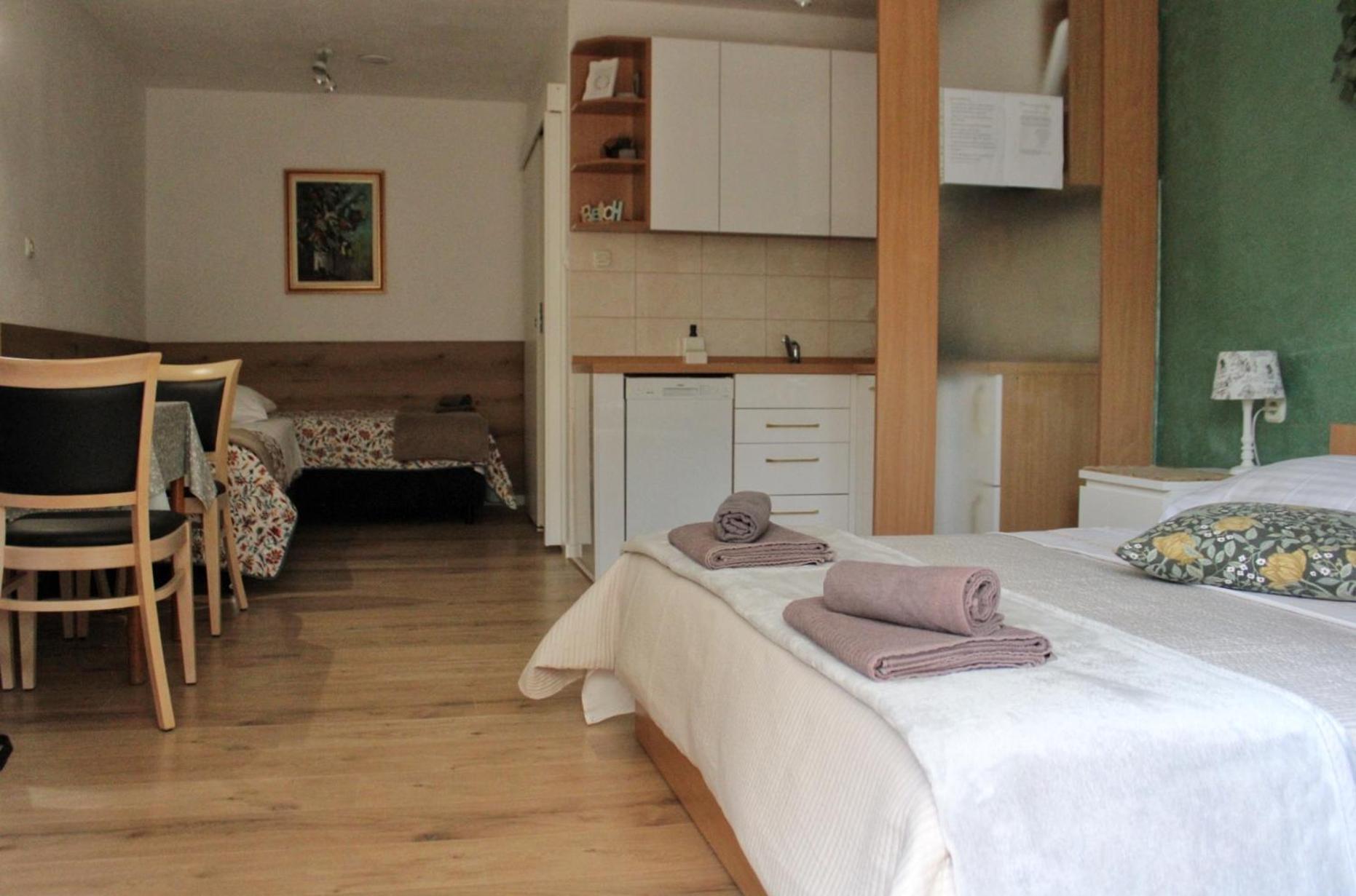 Studio Laura-Spacious Studio On The Main Beach Makarska Kültér fotó